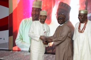 Niger Governor Spokesperson Receives Outstanding Chief Press Secretary Award<br />
<b>Deprecated</b>: strip_tags(): Passing null to parameter #1 ($string) of type string is deprecated in <b>/var/www/vhosts/economicconfidential.com/httpdocs/wp-content/themes/Newspaper/loop-single.php</b> on line <b>60</b><br />
Niger Governor Spokesperson Receives Outstanding Chief Press Secretary Award
