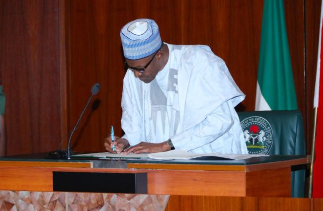 N30,000 Minimum Wage: 15 States Fail To Implement Increase Three Years After Law<br />
<b>Deprecated</b>: strip_tags(): Passing null to parameter #1 ($string) of type string is deprecated in <b>/var/www/vhosts/economicconfidential.com/httpdocs/wp-content/themes/Newspaper/loop-single.php</b> on line <b>60</b><br />
N30,000 Minimum Wage: 15 States Fail To Implement Increase Three Years After Law