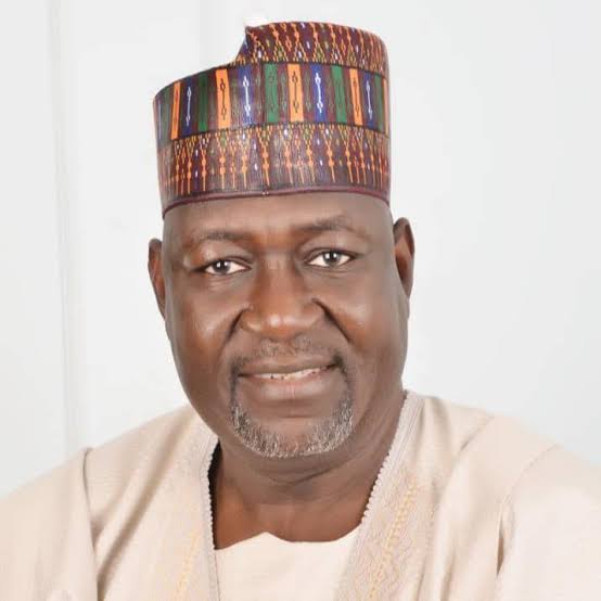 How Buhari’s Minister Spent Four Days on Nigerian Roads<br />
<b>Deprecated</b>: strip_tags(): Passing null to parameter #1 ($string) of type string is deprecated in <b>/var/www/vhosts/economicconfidential.com/httpdocs/wp-content/themes/Newspaper/loop-single.php</b> on line <b>64</b><br />
How Buhari’s Minister Spent Four Days on Nigerian Roads