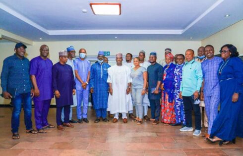 Gov Yahaya Bello with editors and online publishers