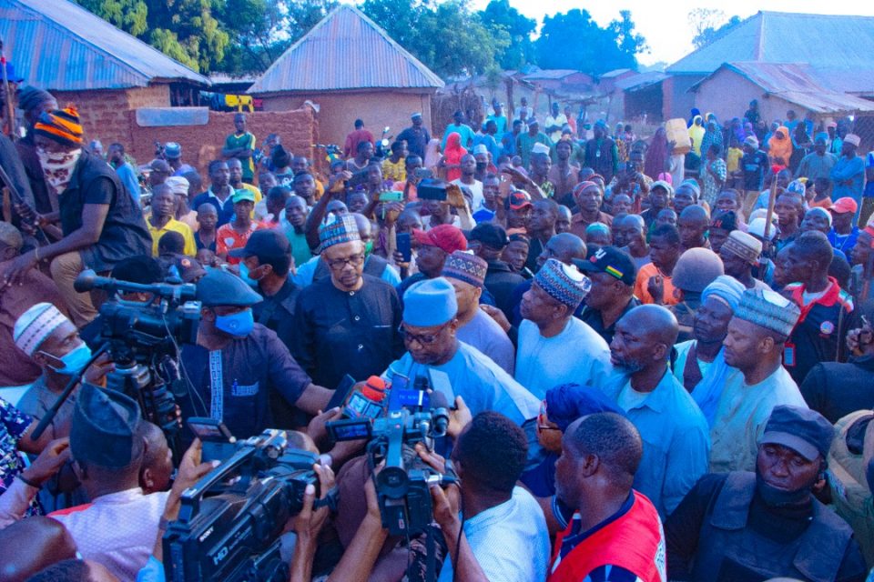 24 Hours After PRNigeria’s Report, Niger Governor Visits Victims Of Reprisal Banditry<br />
<b>Deprecated</b>: strip_tags(): Passing null to parameter #1 ($string) of type string is deprecated in <b>/var/www/vhosts/economicconfidential.com/httpdocs/wp-content/themes/Newspaper/loop-single.php</b> on line <b>60</b><br />
24 Hours After PRNigeria’s Report, Niger Governor Visits Victims Of Reprisal Banditry