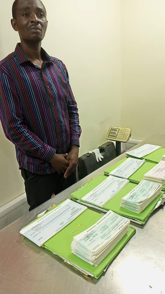 JUST IN: NDLEA Intercepts N1.1billion Travellers’ Cheques, 10.89kg Cocaine at Lagos Airport<br />
<b>Deprecated</b>: strip_tags(): Passing null to parameter #1 ($string) of type string is deprecated in <b>/var/www/vhosts/economicconfidential.com/httpdocs/wp-content/themes/Newspaper/loop-single.php</b> on line <b>64</b><br />
JUST IN: NDLEA Intercepts N1.1billion Travellers’ Cheques, 10.89kg Cocaine at Lagos Airport