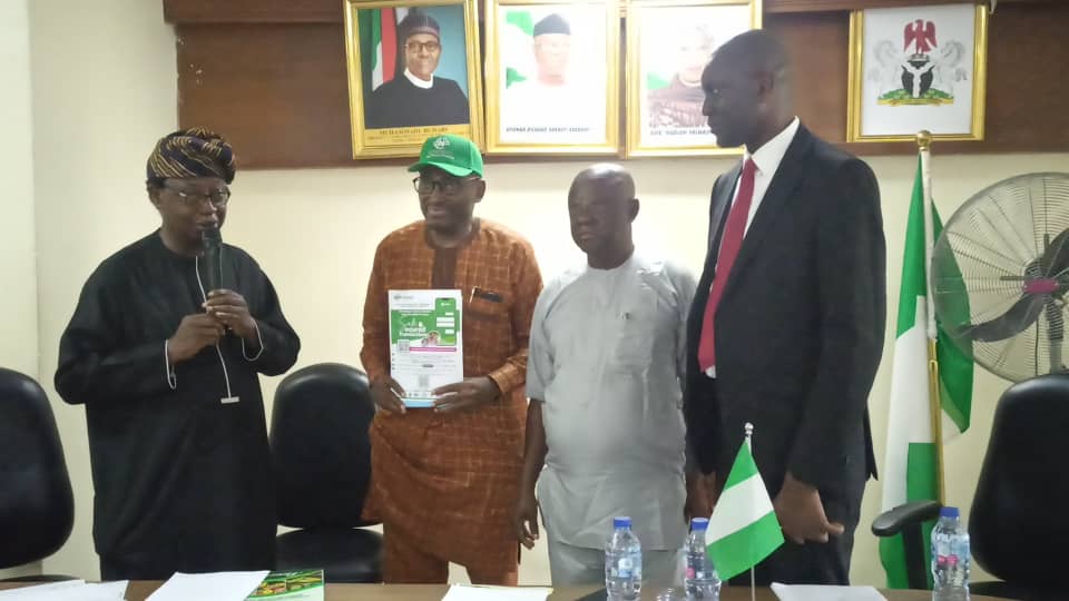 L-R: Dr. Victor Iyama the President & Vice President of FACAN with Mr. Segun Olugbile Arabatech CEO and Mr. Joseph Angaye the CBN Representative at the presentation of the eNaira partnership between Arabatech & FACAN