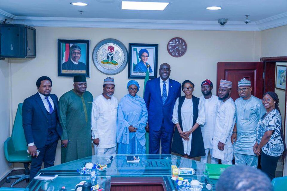 NBA, Finance Minister Caution CBN on Deadline for New Naira Notes