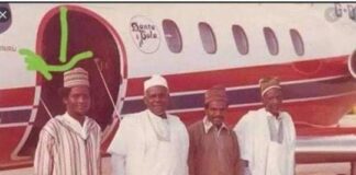 Aliko Dangote, Alh Sunusi Alhassan Dantata (his Grand Father that gave him 500,000 naira), Alh Hassan Sunusi Dantata (his Uncle) and a family member