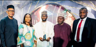 DG NITDA Mallam Kashifu Inuwa with Dignitaries at the award Presentation