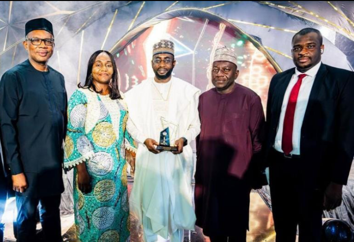 DG NITDA Mallam Kashifu Inuwa with Dignitaries at the award Presentation