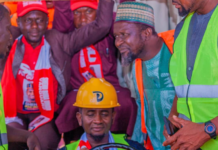 Senator Shehu Buba Umar officially flagged off the construction of a two-and-a-half-kilometer road in Zaranda Town in Toro Local Government Area of Bauchi State. 