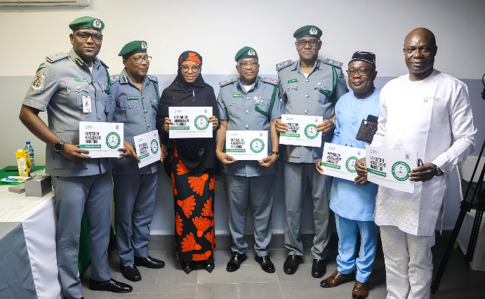 The Nigeria Customs Service (NCS) Officers at its strategic Reputation Management Campaign in Zone ‘D’, Bauchi