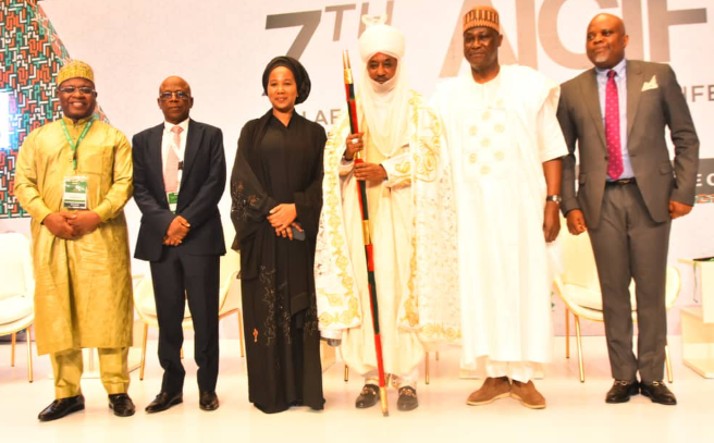 From left: Chairman, NGX Group, Alhaji Umaru Kwairanga; Chairman Securities and Exchange Commission, Nigeria; Mr. Mairiga Katuka; Conference Chair, AICIF: Ms Ummahani Ahmad Amin ; HRH Sanusi Lamido Sanusi; CEO African Finance Corporation;Samaila Zubairu; and repsentive of vice president;Mr Tope Fashuwaat the 7th African International Conference on Islamic Finance in Lagos